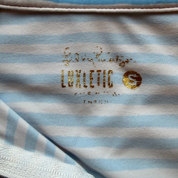 Lilly Pulitzer Luxletic Justine Pullover Blue White Beach Happy Stripe UPF 50 - Picture 11 of 13